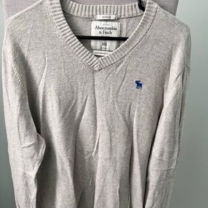 COPY - Abercrombie&fitch men v-neck sweater, size XXL more like XL